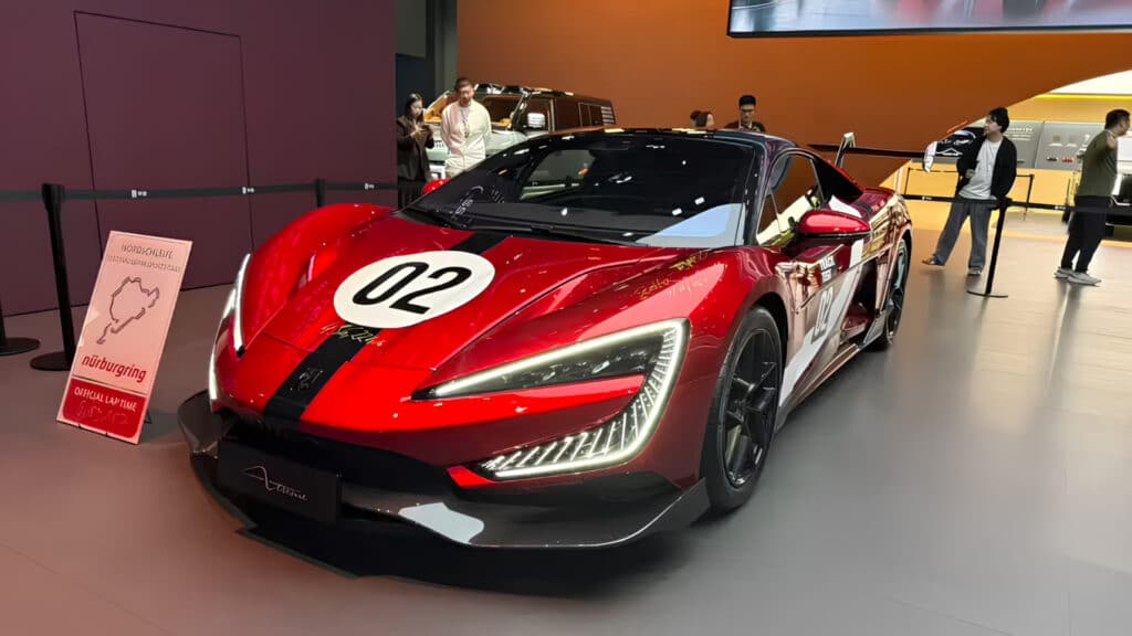 BYD показала «экстремальный» Yangwang U9 с мощностью под 3000 сил