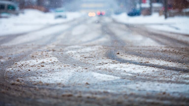 Казахстанских водителей предупредили о плохой погоде в девяти областях