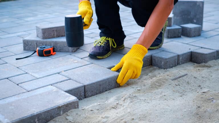 Зачем в Алматы так много брусчатки, объяснили урбанисты