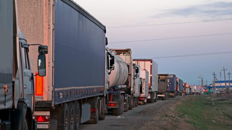 Китай назвали виновником пробок на казахстанской границе