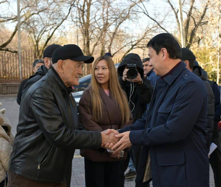 Жители ЖК «Сакура» поблагодарили акима Алматы за помощь