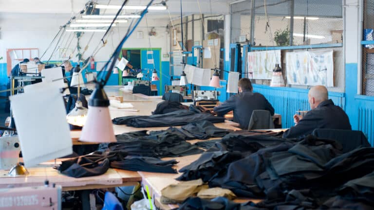 Бизнесменов пытаются заинтересовать в открытии производств в колониях и тюрьмах