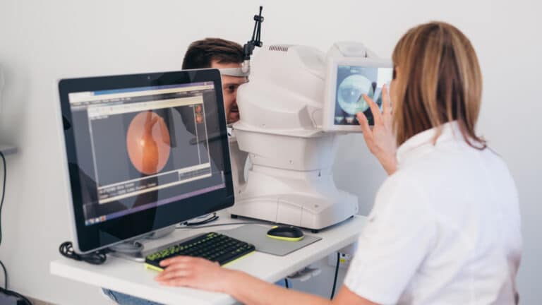 После запрета «зубных» выплат из ЕНПФ казахстанцы перешли на «глазные»