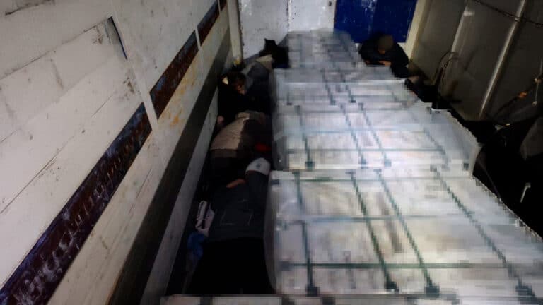 КНБ задержал 10 иностранцев, которые хотели незаконно попасть в Казахстан