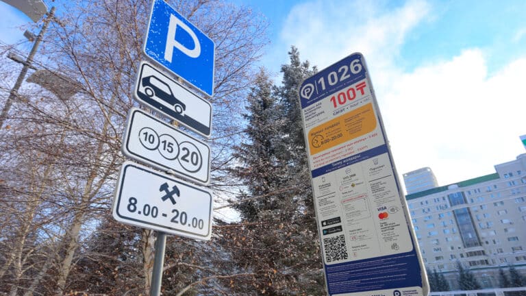 В Алматы и Астане отменят частные платные парковки