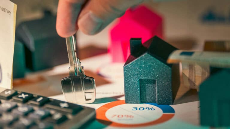 Минпром разъяснил новые правила оплаты ипотеки за счет пенсионных