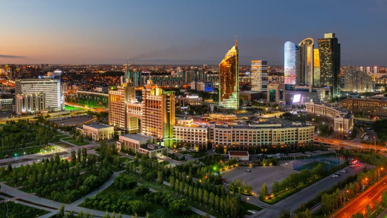 Казахстанцы стали чаще переезжать в Астану, чем в Алматы