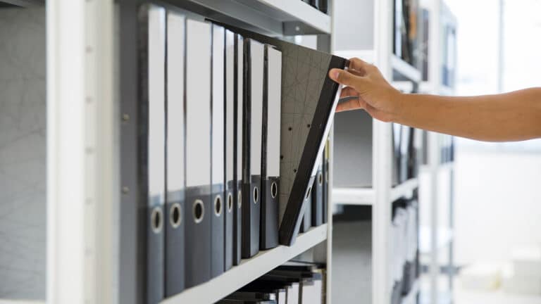 Кредитные бюро будут передавать данные о долгах казахстанцев в КГД