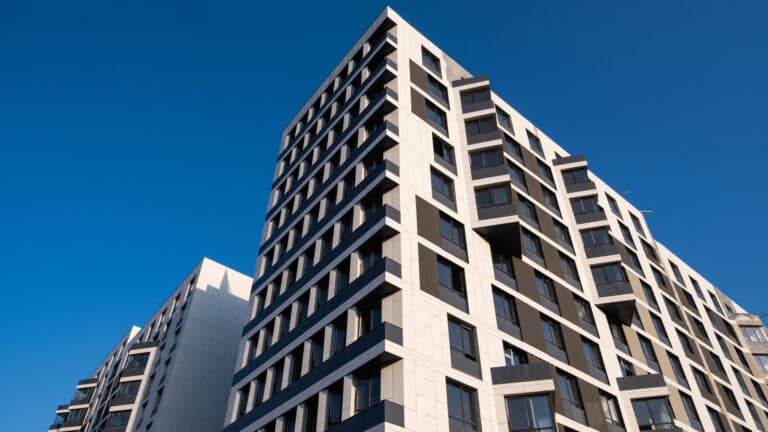 Цены на квартиры резко взлетели в Алматы