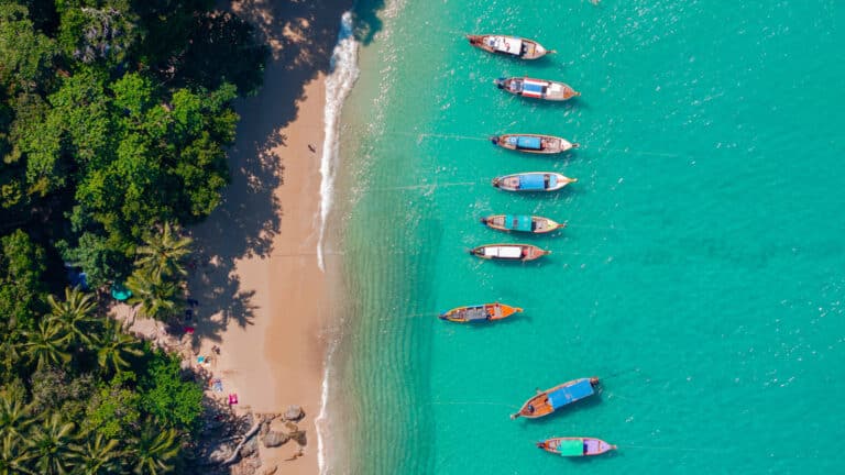Фрукты и сувениры будут вручать туристам в аэропортах Таиланда
