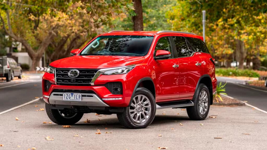 Некогда популярный в Казахстане Toyota Fortuner прекратят выпускать в 2026 году