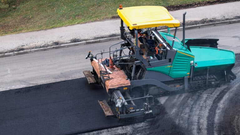 В Казахстане хотят старый асфальт снова использовать для дорог