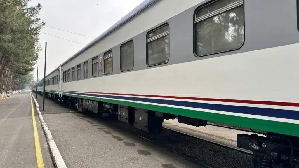 Атырау мен Алматы бағыты бойынша енді күн сайын 700 жолаушы тасымалданады / фото: KursivMedia мұрағаты