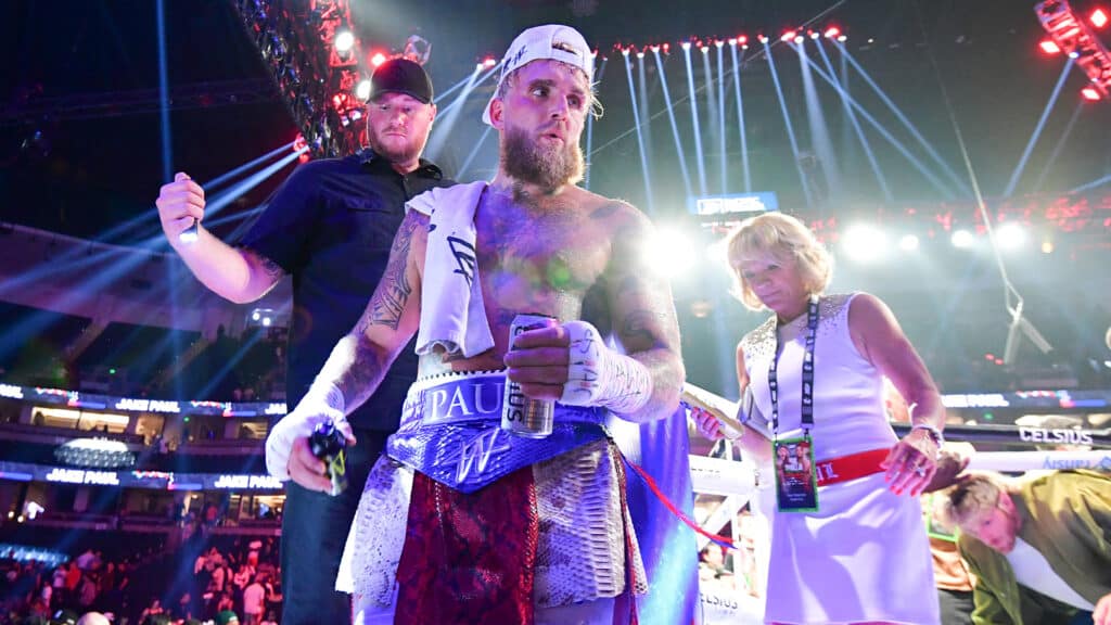 Фото: Gary A. Vasquez, бильд-редактор: Дастан Шанай