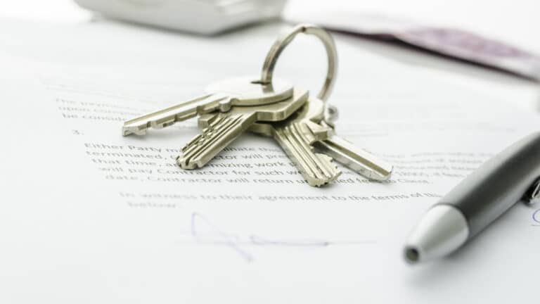 В Казахстане запретят использовать пенсионные для погашения процентов по ипотеке