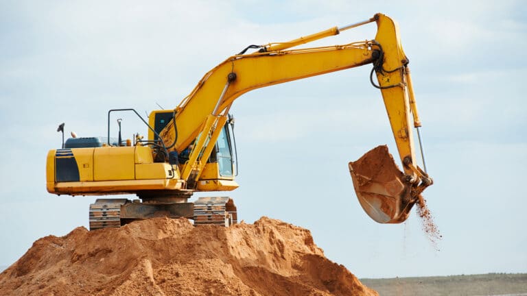 Акима уволили за незаконную добычу полезных ископаемых в Туркестанской области