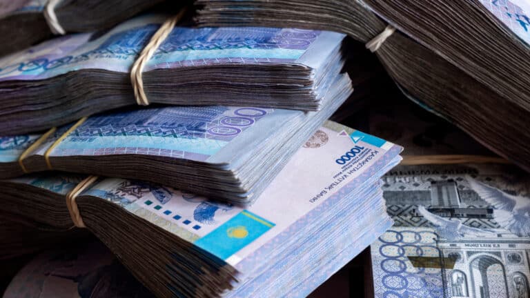Госдолг Казахстана превысил 35 трлн тенге