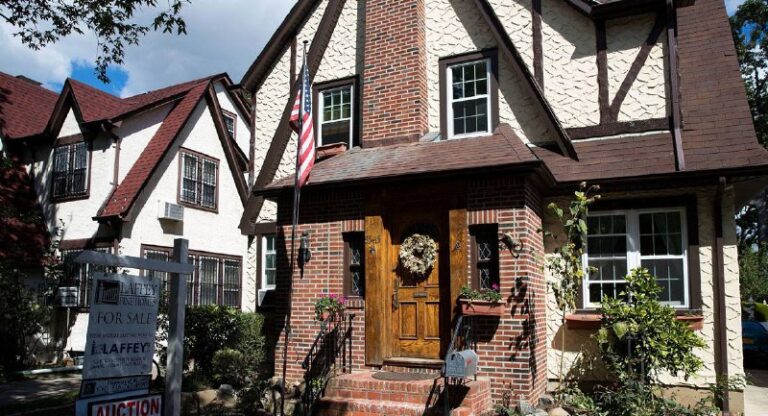 Дональд Трамптың балалық шағы өткен үй сатылымға шықты