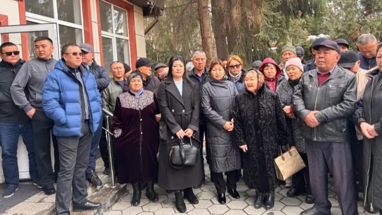 Хасан Қасымбаевтың әйелі өзін-өзі өртейтінін айтты