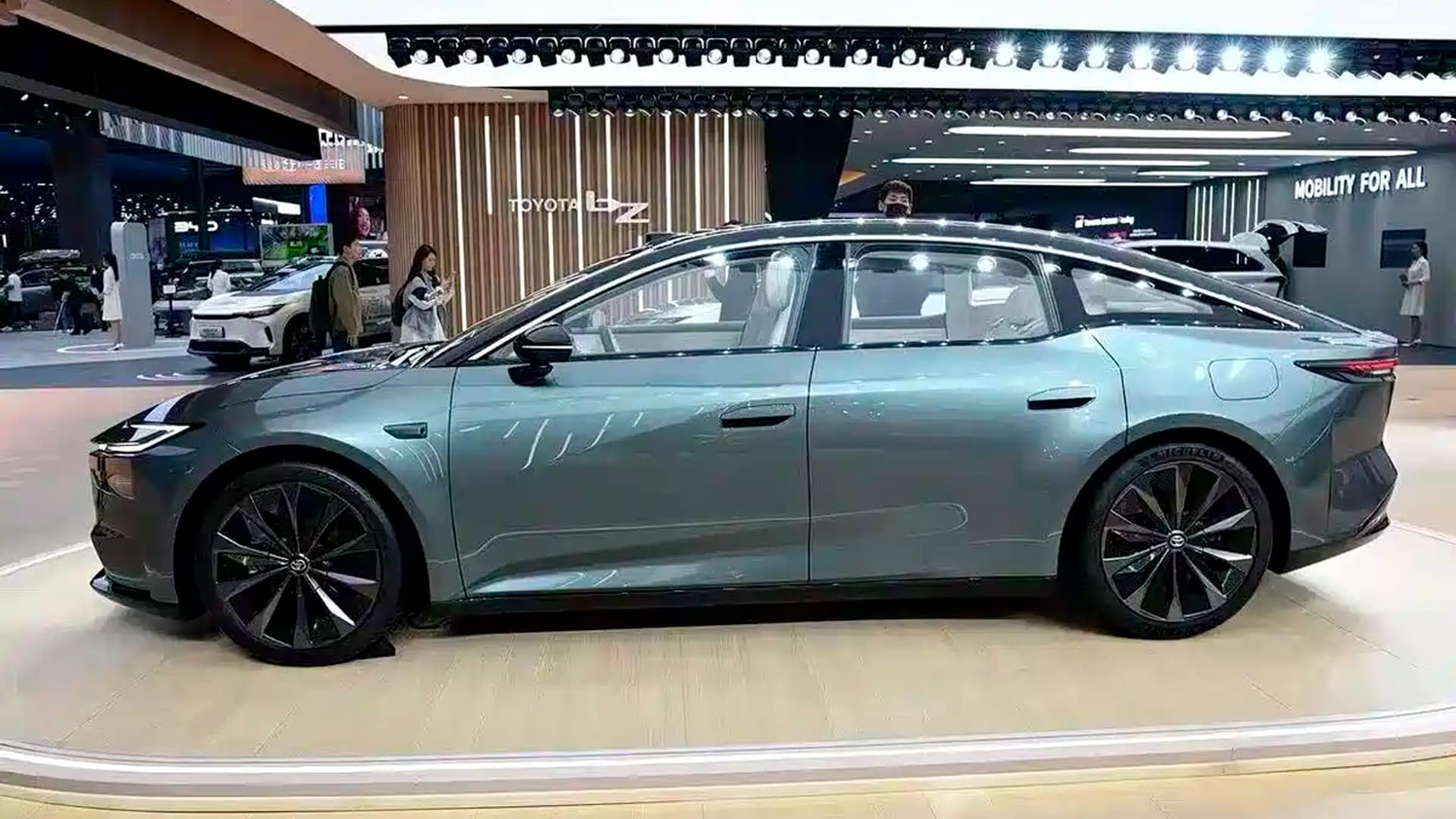 Электроседан Toyota bZ7, новая Toyota, новая тойота бз7, электромобиль Toyota