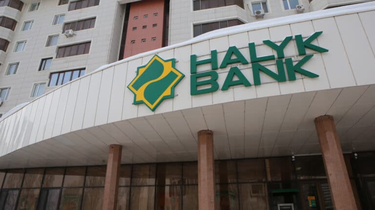 Halyk Bank выдал кредит на имя инвалида без его ведома