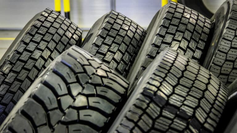 Казахстан поддержал антидемпинговое расследование против китайских шин