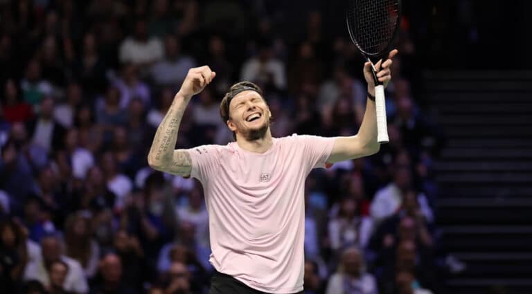 Бублик вновь одолел де Минора в Париже и вышел в полуфинал Masters