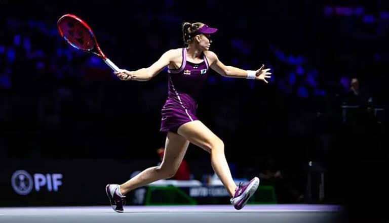 Киз с Андреевой отказались играть с Рыбакиной, и она победила Александрову