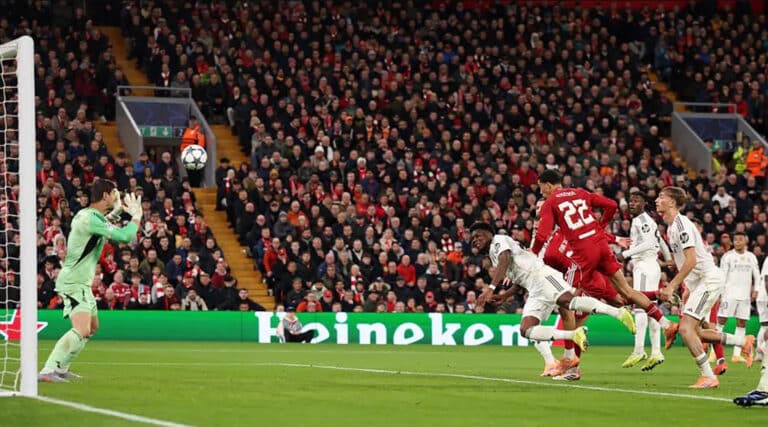 «Реал» в Лиге чемпионов проиграл на «Энфилде», «ПСЖ» – на «Парк де Пренс»