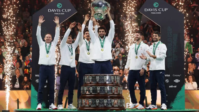 В финале Кубка Дэвиса итальянцы без Синнера обыграли испанцев без Алькараса