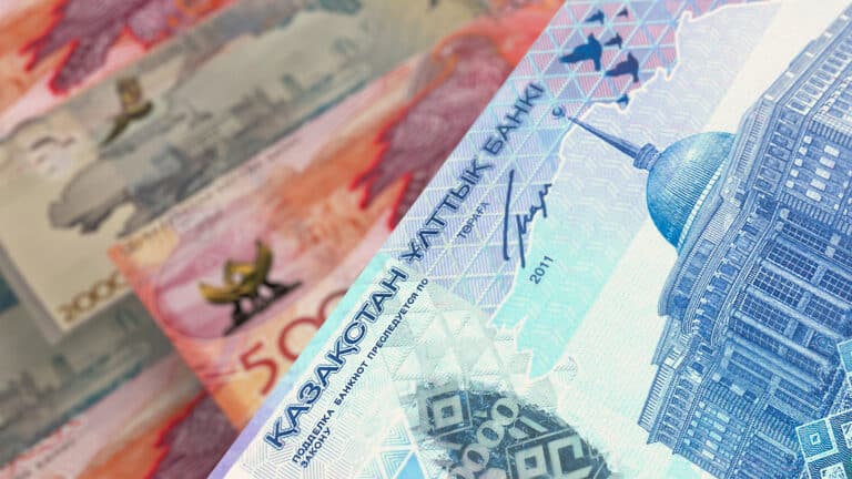 В какие дни казахстанцы не смогут подать заявку на изъятие пенсионных