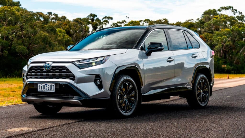 Слабые места Toyota RAV4 пятого поколения, о которых лучше знать заранее
