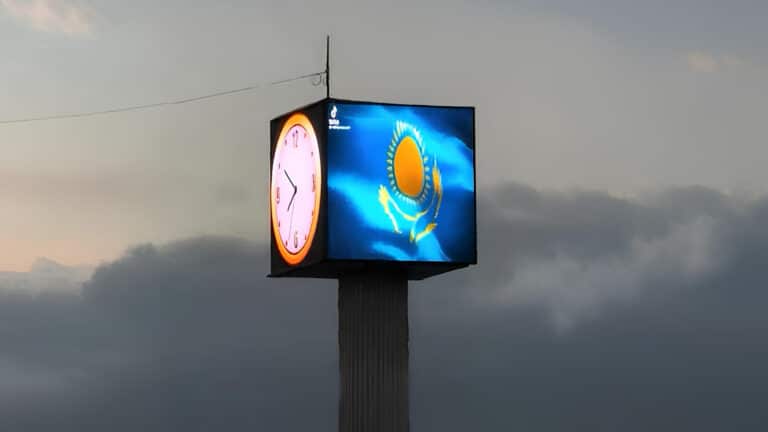 В Бесколе видео с флагом Казахстана на площади акимат скачал с TikTok