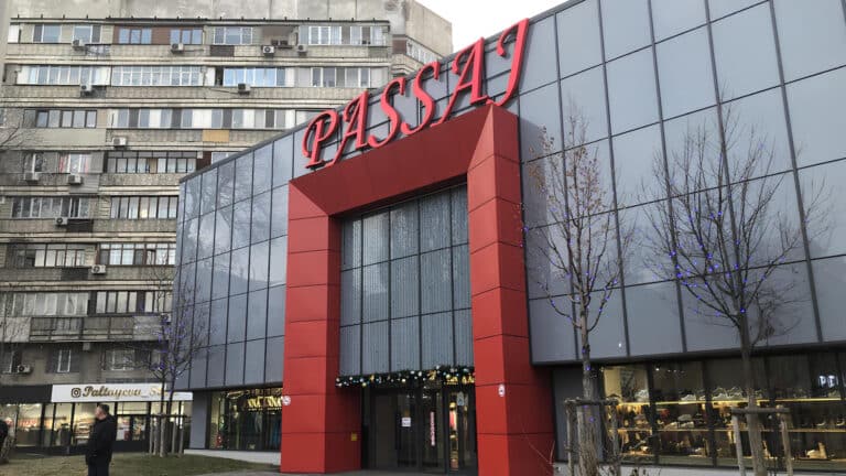 Бывший замглавы МВД получит десятки миллионов от ТЦ «Пассаж»   в Алматы