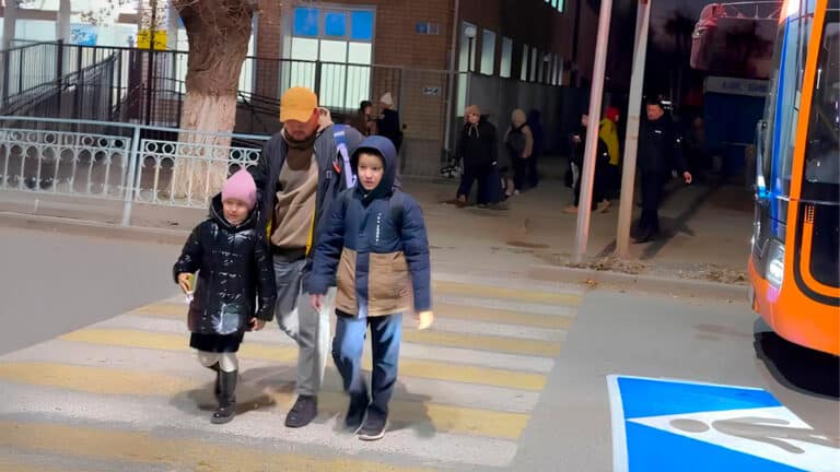 Новые проекционные пешеходные переходы устанавливают в Актобе