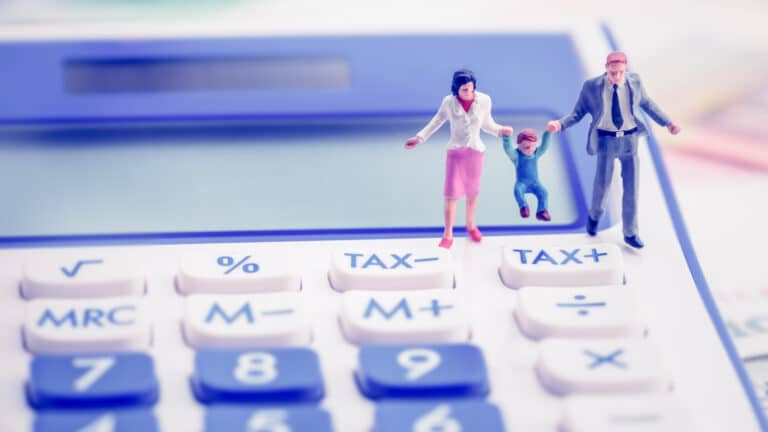 Записаться на выплаты по беременности и родам можно будет через банки