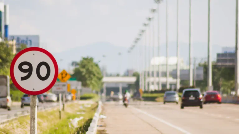 Қай кезде қала ішінде 90 км/сағ жылдамдықпен жүруге болады