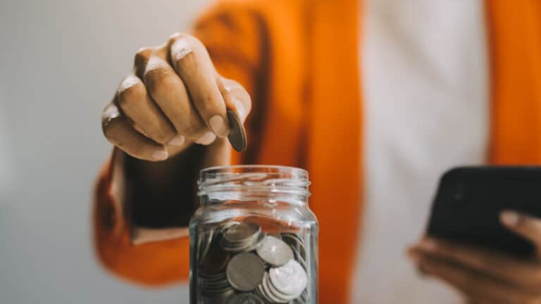 Названы банки, где казахстанцы чаще открывают долгосрочные депозиты