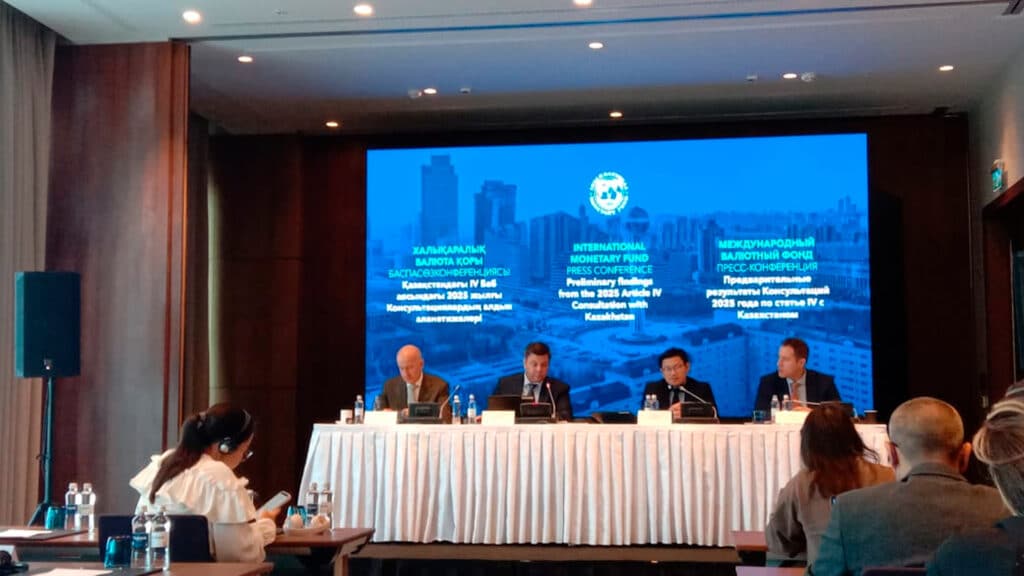 В МВФ считают, что долларовый рост ВВП на душу населения в Казахстане продолжится