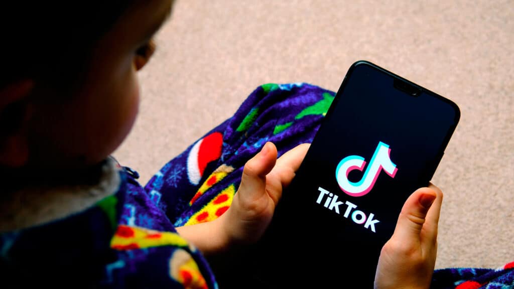 Депутат Аймагамбетов хочет ограничить доступ детям к TikTok
