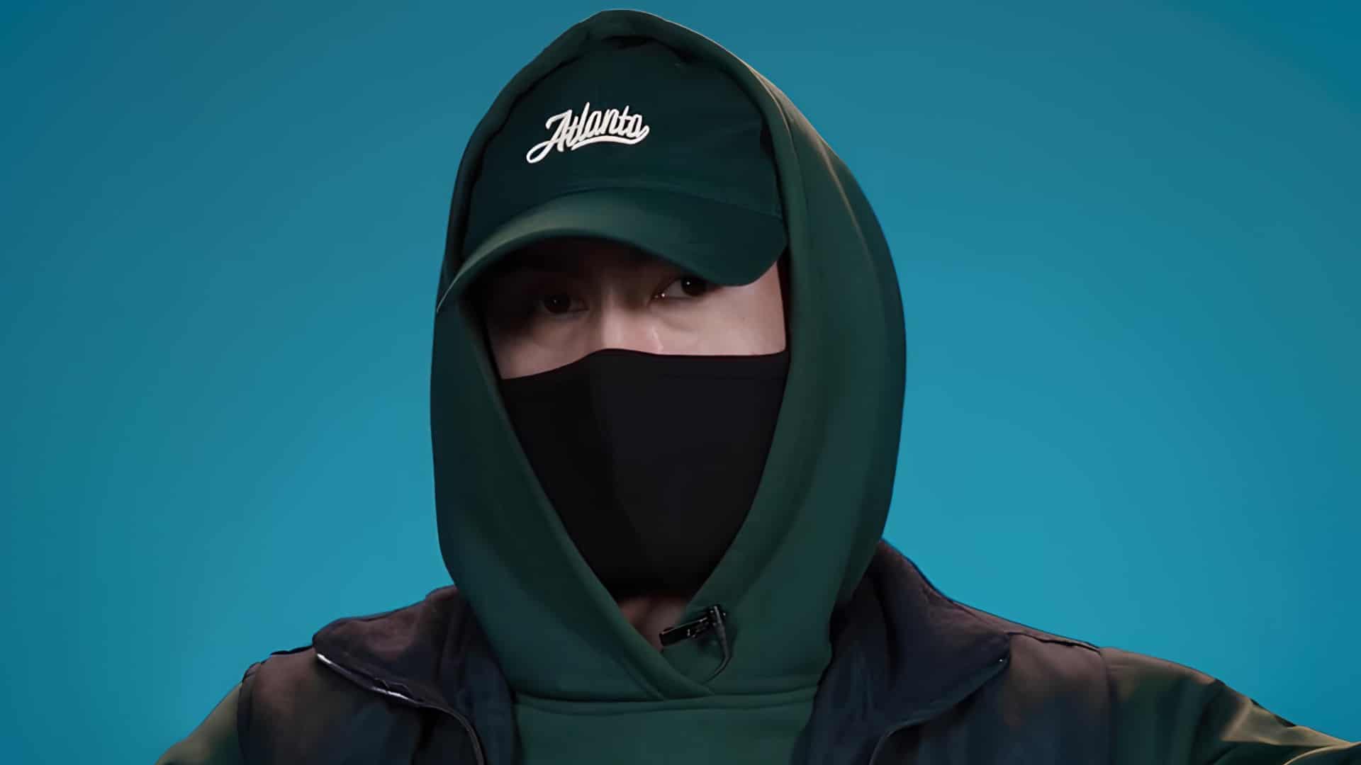 Стрит-арт художник Inkuzart почти раскрыл свою личность