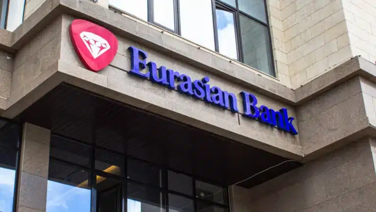 Евразийский банк опроверг обвинения АЗРК