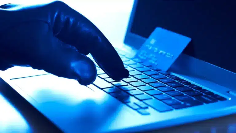 В ЗКО дропперы получали от $200 до $300 за перевод денег мошенникам