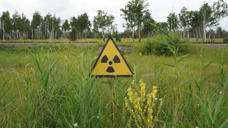 Казахстанцы будут знать, где сильно радиоактивная земля