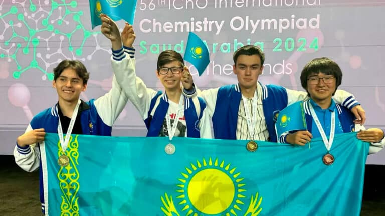 Казахстанские школьники и педагоги получат госвыплаты за победы в науке