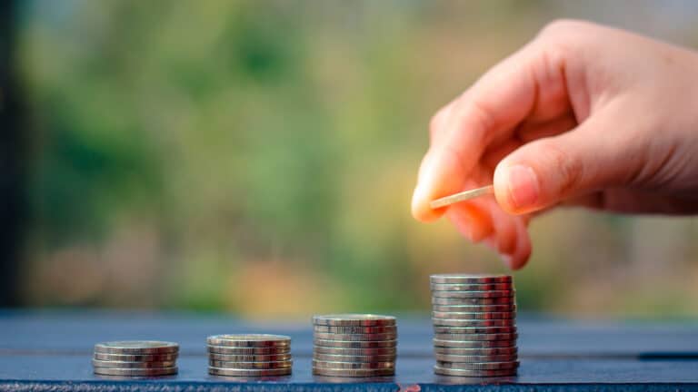 Казахстанцы пополнили свои депозиты на триллионы тенге за год