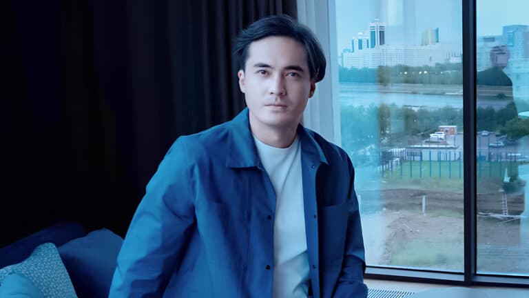 Санжар Мади пожаловался на головные боли в ТРЦ