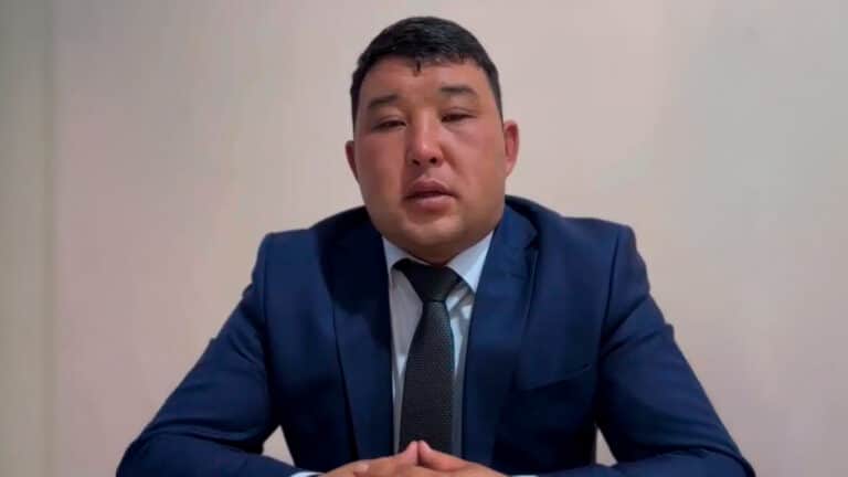 Аким ВКО не смог уволить чиновника за мат, потому что его избрали жители