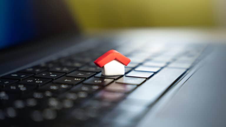 Оформить комуслуги после покупки жилья в Алматы можно теперь онлайн