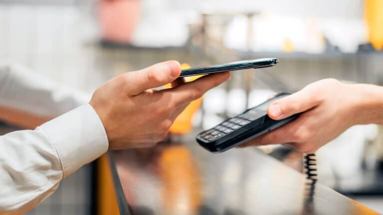 Казахстанцам вернули миллионы за неисправные авто и проблемную недвижимость